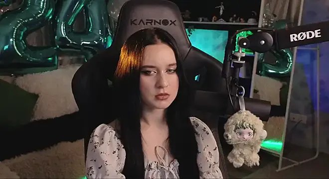 KiraLiLime on StripChat