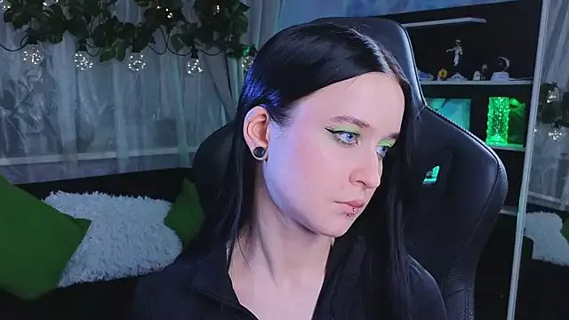 KiraLiLime on StripChat