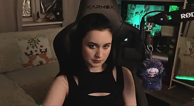 StripChat KiraLiLime is Freechat KiraLiLime — To an erotic show