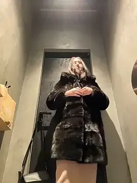 KiraSunshine on StripChat