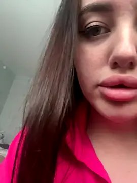 KiraSunshine on StripChat