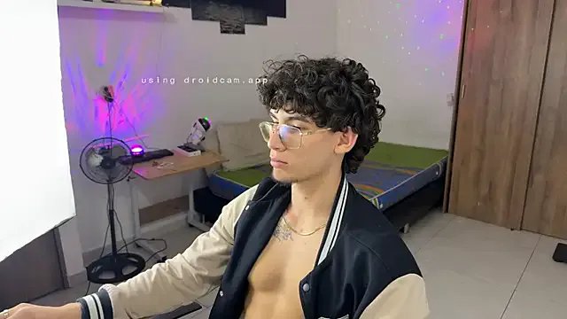 Kisan_Smith on StripChat