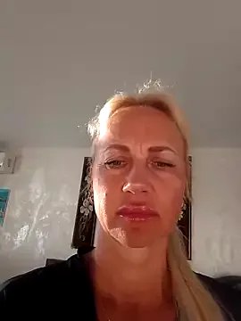 KissMiSveet on StripChat