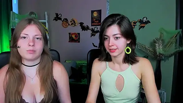 Freechat kitniss_dreamy on StripChat