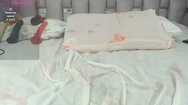 Kittywhiteass on StripChat