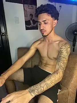 Freechat Kriss_Edwards on StripChat