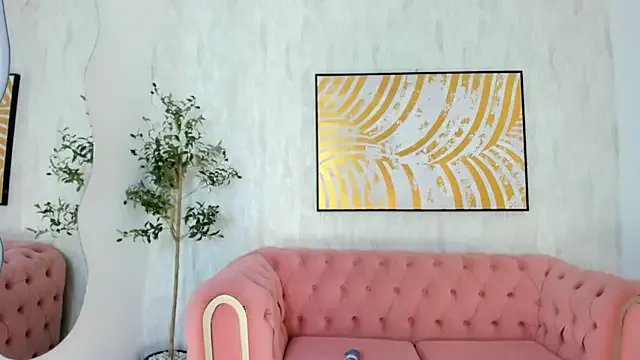 Krissi_latore on StripChat