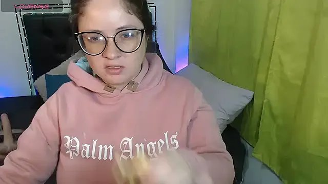 KrystalAdams on StripChat