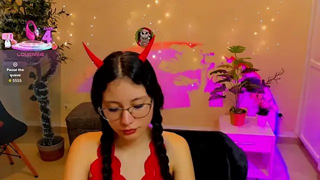 Krysten_Riter on StripChat