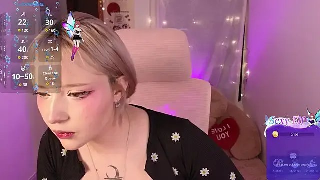 KuroChan420 on StripChat