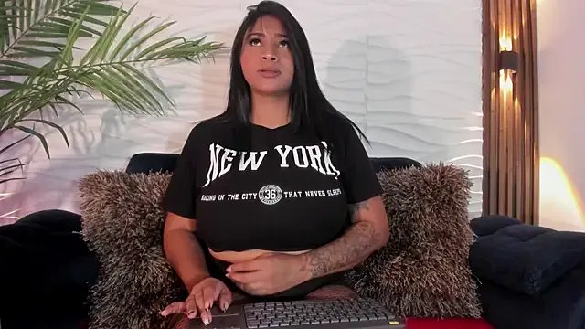 La_indiia on StripChat