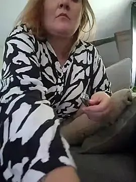 lady_charlyne on StripChat