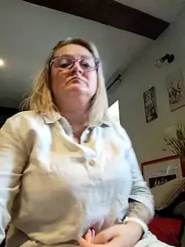 lady_charlyne on StripChat