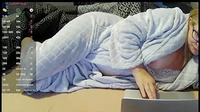 lady_gloria69 on StripChat