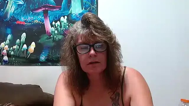 Freechat ladylavende3 on StripChat