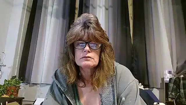 Freechat ladylavende3 on StripChat