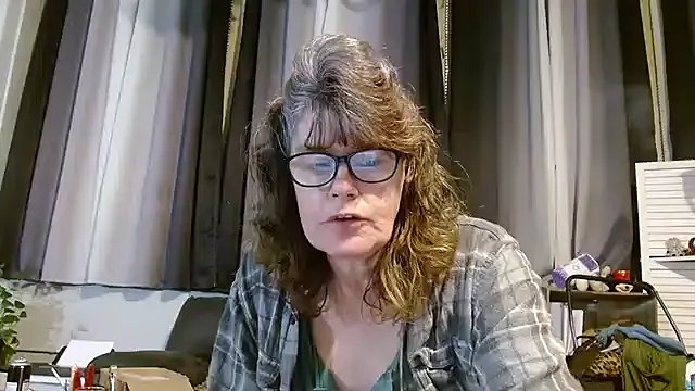 Freechat ladylavende3 on StripChat