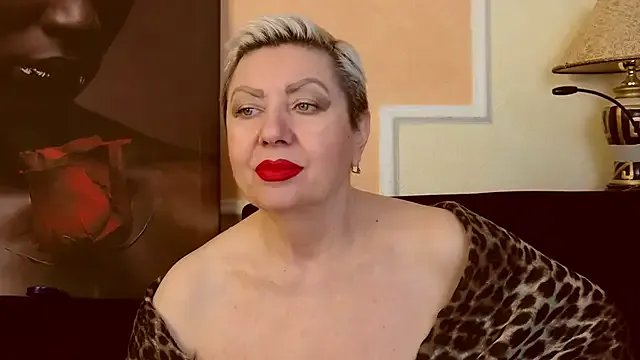 LadyPosh on StripChat