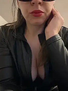 ladywithbigass — RIDE BIG DILDO TO SQUIRT ON U  LT