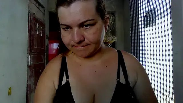 laiscibelle on StripChat