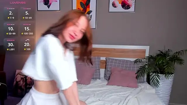 Freechat lally_cute on StripChat