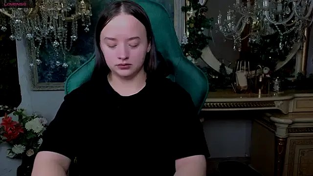 LaraBenson_ on StripChat