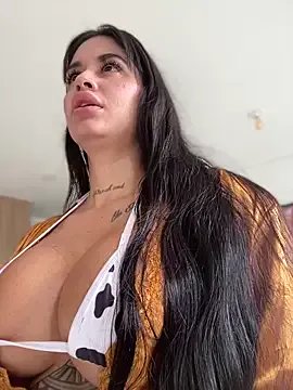LaraHenao on StripChat