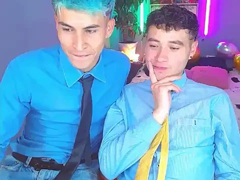 Latin_boysxxxx on StripChat