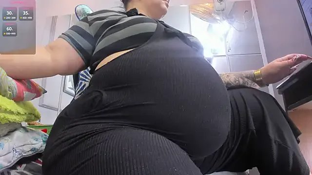 Freechat latinasexymoon on StripChat