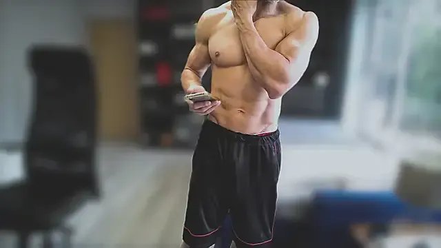 latinoo23bom on StripChat