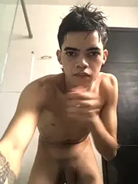 Freechat Latinos_2001 on StripChat