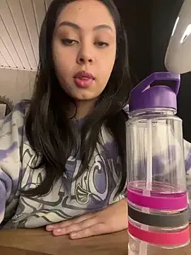 lau_laulu on StripChat