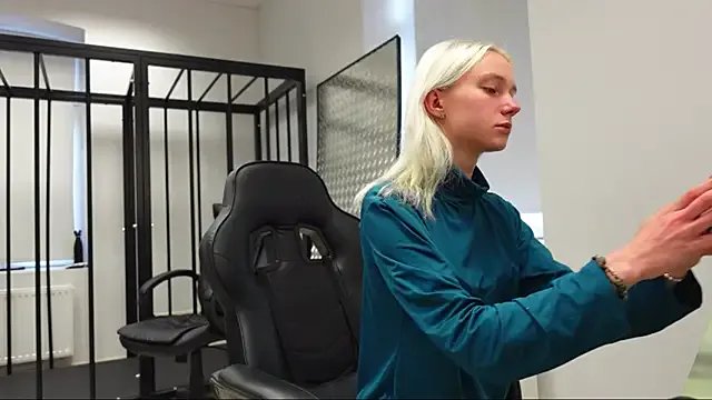 Laura_Chaplin on StripChat