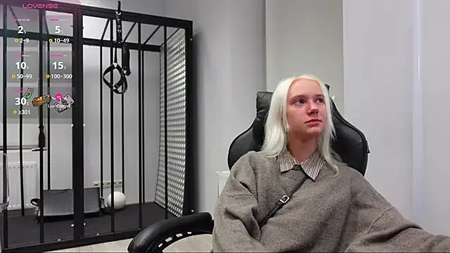 Laura_Chaplin on StripChat