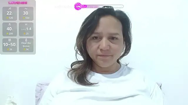 LauraReeves on StripChat