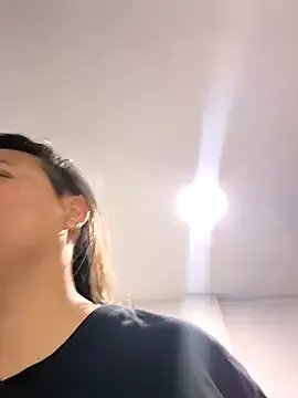 LauraReeves on StripChat