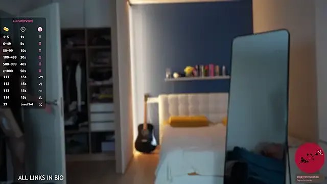 LAUREL_HAZEL on StripChat