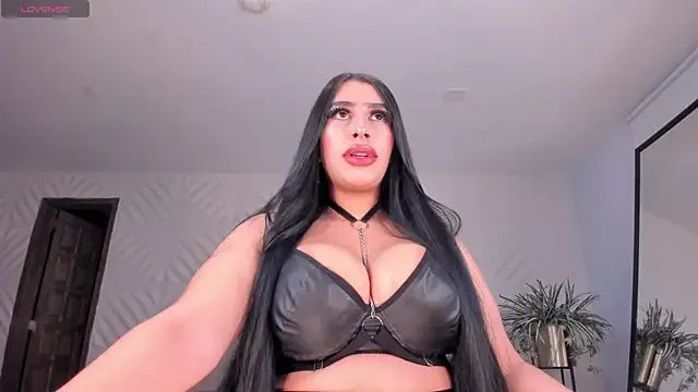 LeahLombardi_ on StripChat