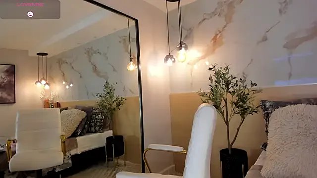 LeaThompson on StripChat