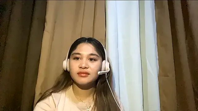 LeeanneBakeley — Freechat on StripChat