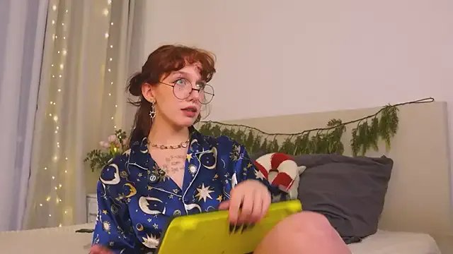 LeelooYolo on StripChat