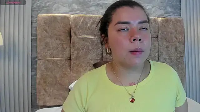 leilapons on StripChat