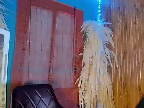 Leo_Glow on StripChat