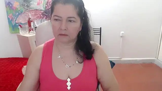 leonela_69 on StripChat