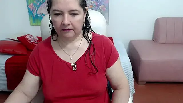 leonela_69 on StripChat