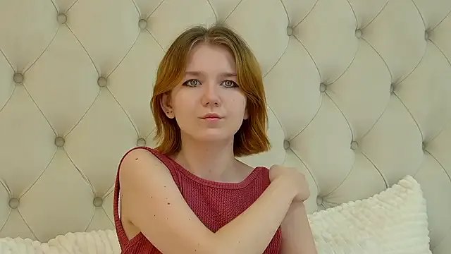 Freechat LessySmith on StripChat