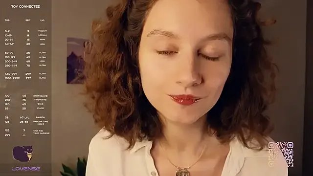 Leya_Curly on StripChat