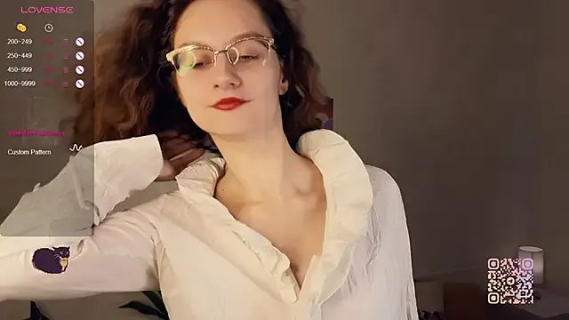 Leya_Curly on StripChat