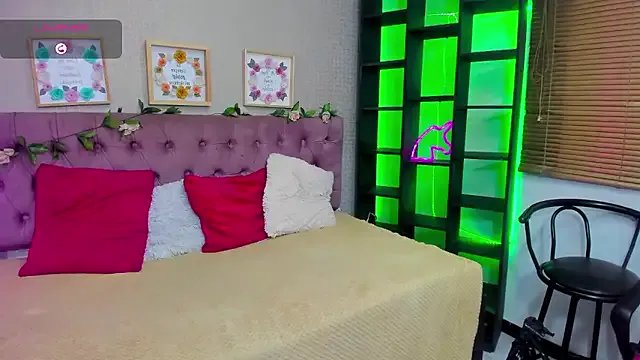 Lia_Keen on StripChat