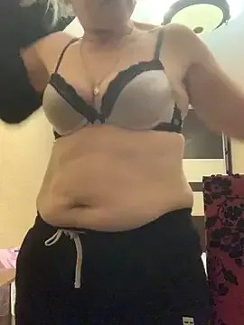 Lia_Laguna77 on StripChat